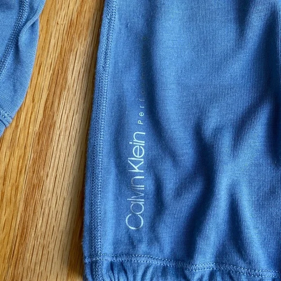 Top - Picture 3 of 3